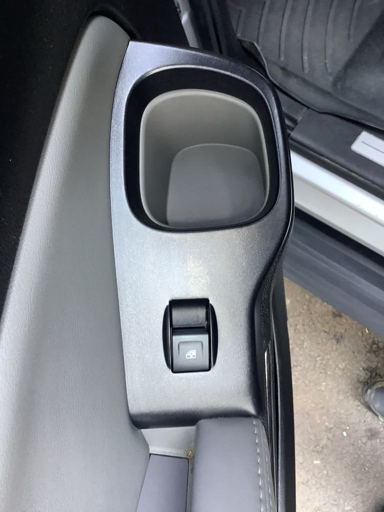 2019 Chevrolet Suburban LT photo 29