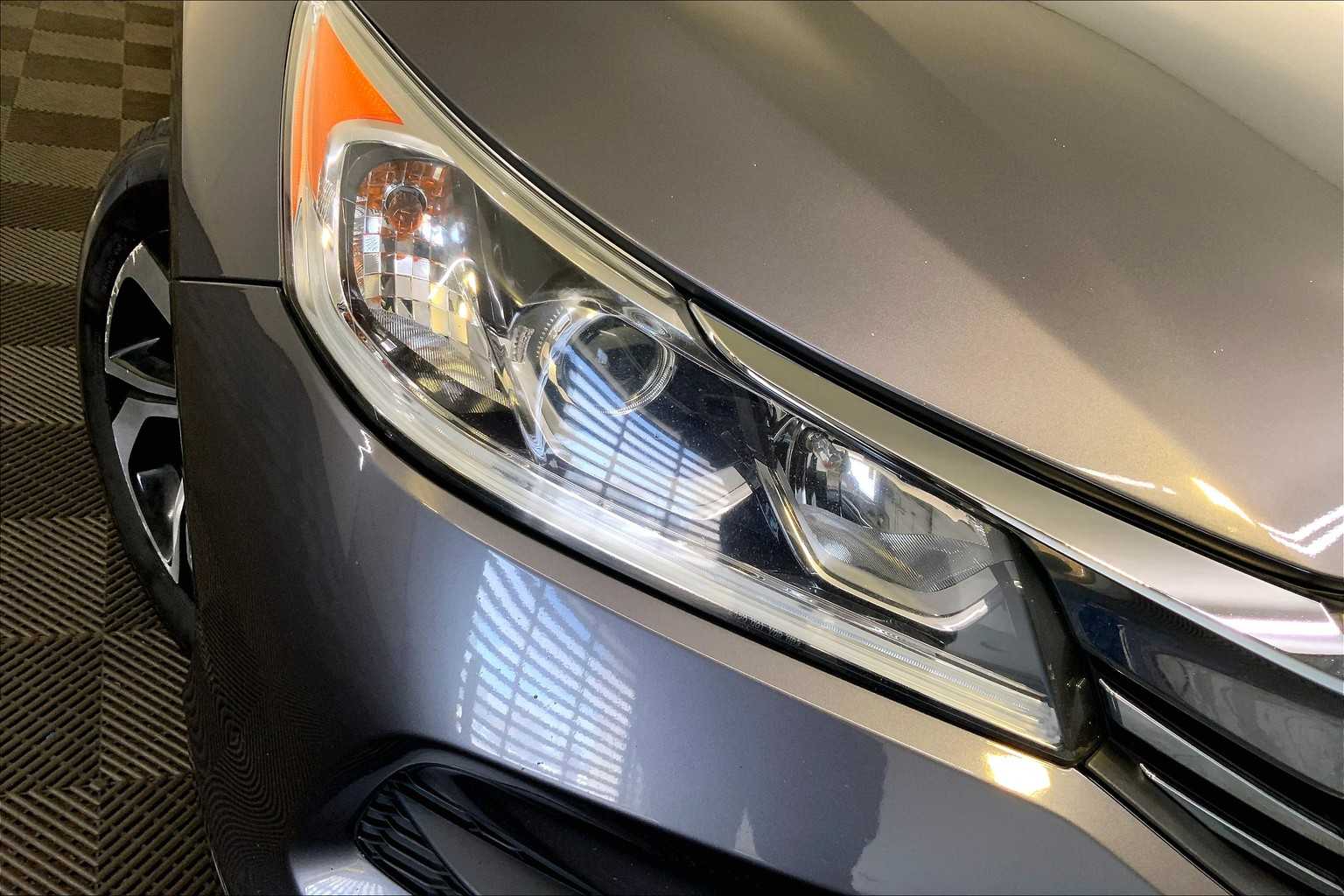 2016 Honda Accord LX photo 25