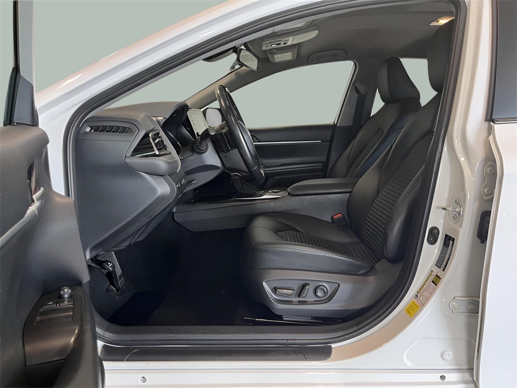 2023 Toyota Camry SE photo 16