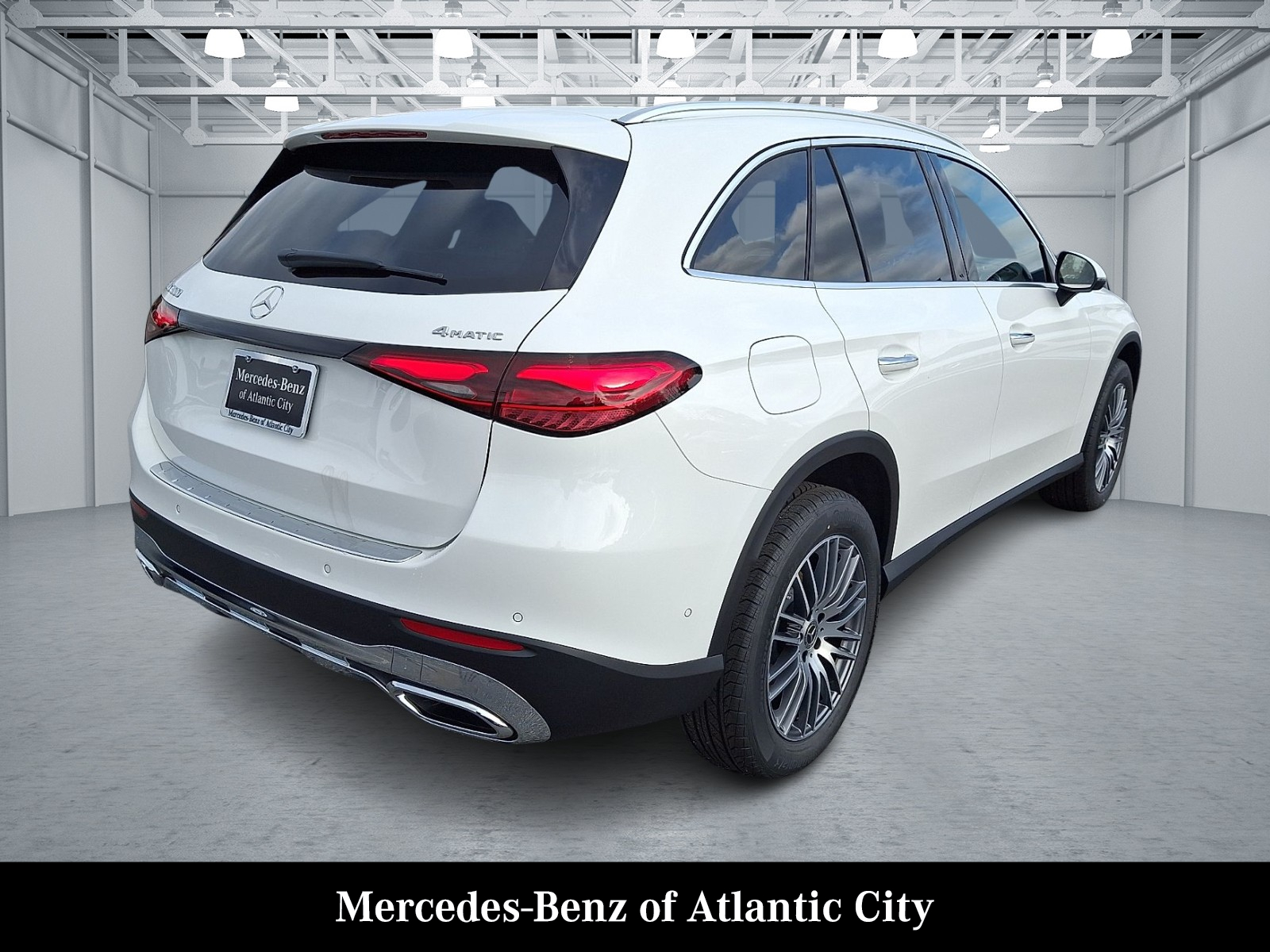 2026 Mercedes Benz GLC 300 4MATIC photo 3