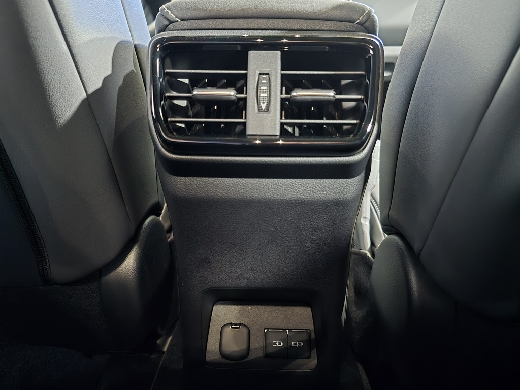 2025 Lexus NX 450h+ F SPORT photo 26
