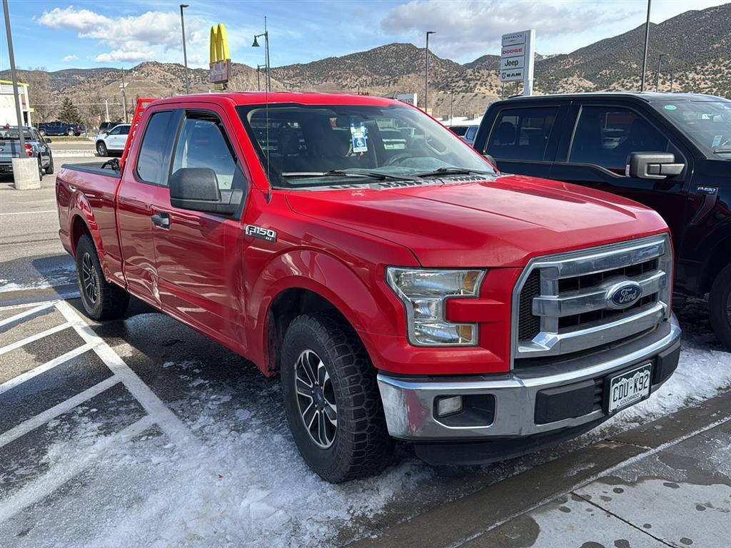 2015 Ford F-150 XLT photo 2