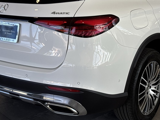 2026 Mercedes Benz GLC 300 4MATIC photo 3