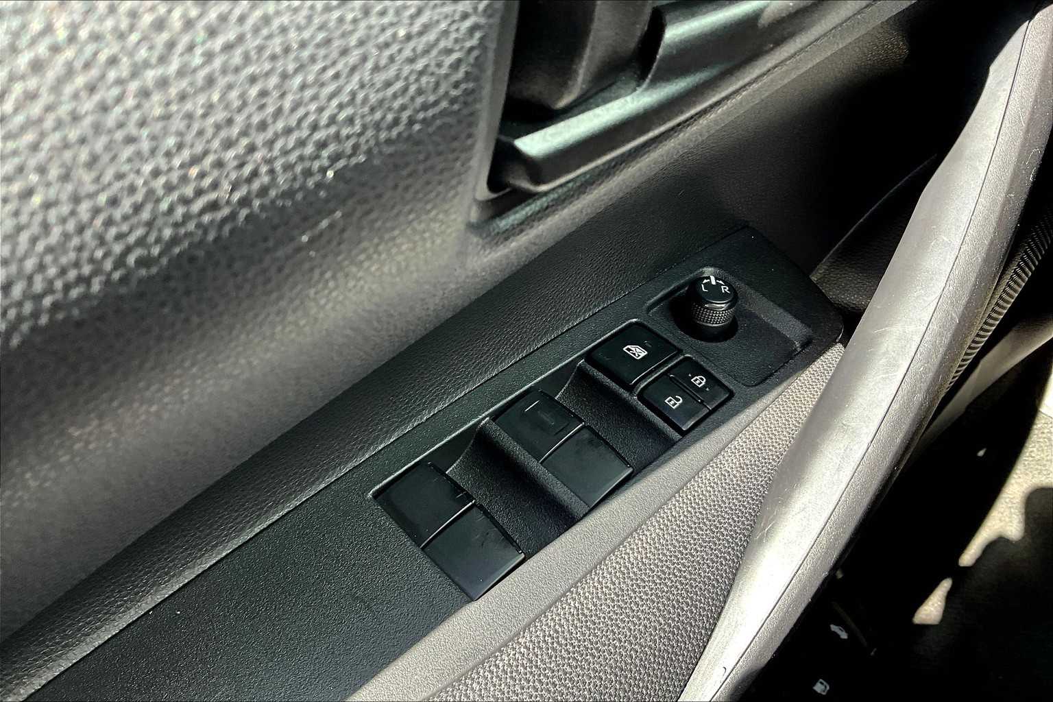 2024 Toyota Corolla LE photo 33