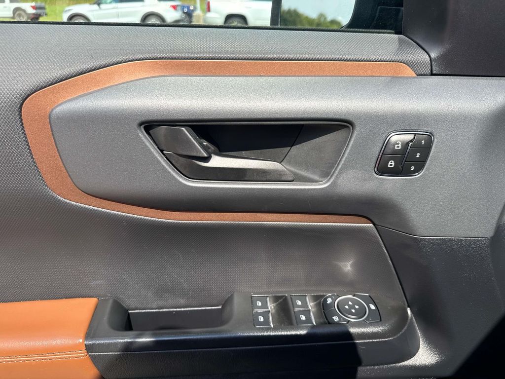 2023 Ford Bronco Sport Outer Banks photo 17