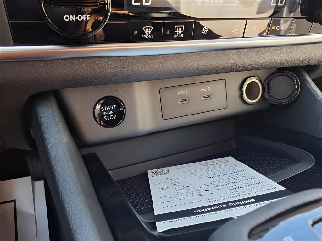 2025 Nissan Rogue SV photo 21
