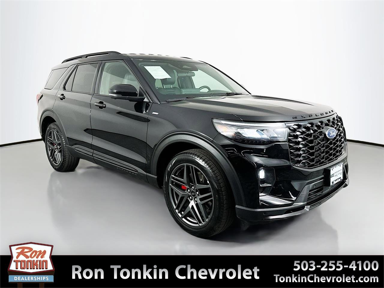 2025 Ford Explorer ST-LINE's photo