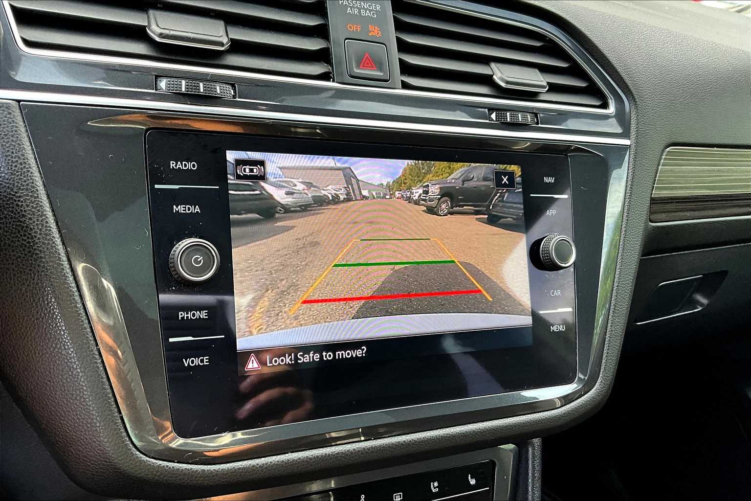 2023 Volkswagen Tiguan SEL R-Line Black photo 52