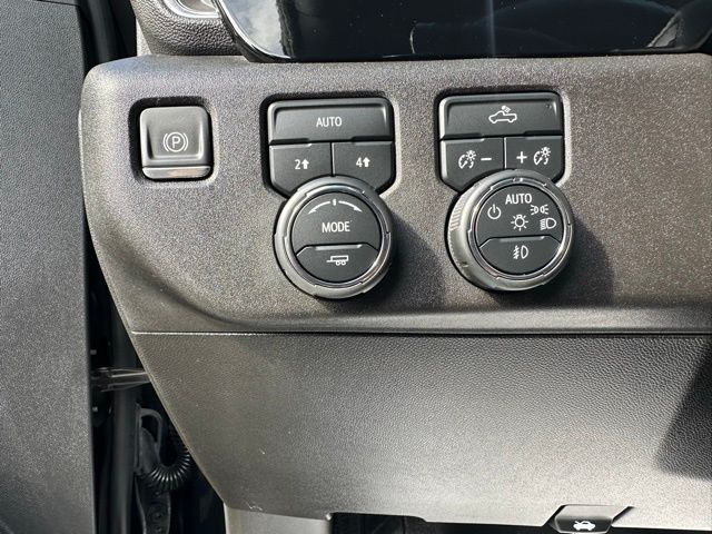 2024 Chevrolet Silverado 1500 RST photo 14