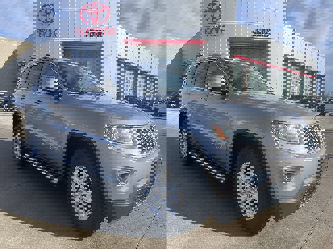 2014 Jeep Grand Cherokee Laredo's photo