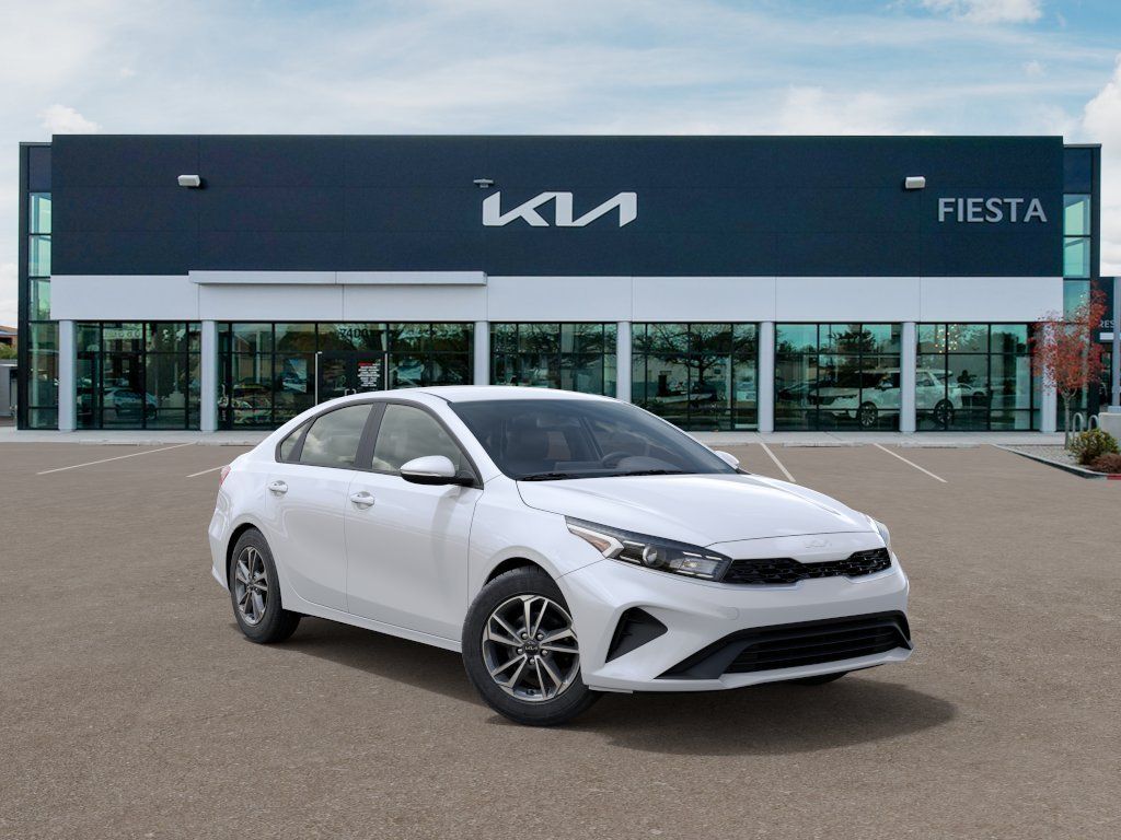 2024 Kia Forte LXS photo 2