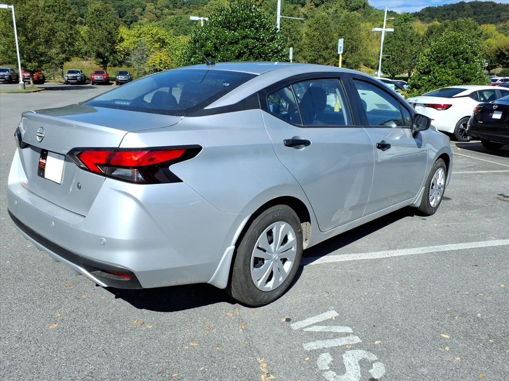 2025 Nissan Versa S photo 3