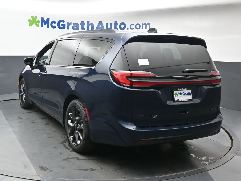 2025 Chrysler Pacifica Limited photo 21