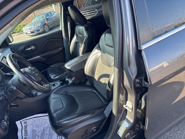 2019 Jeep Cherokee Latitude photo 11