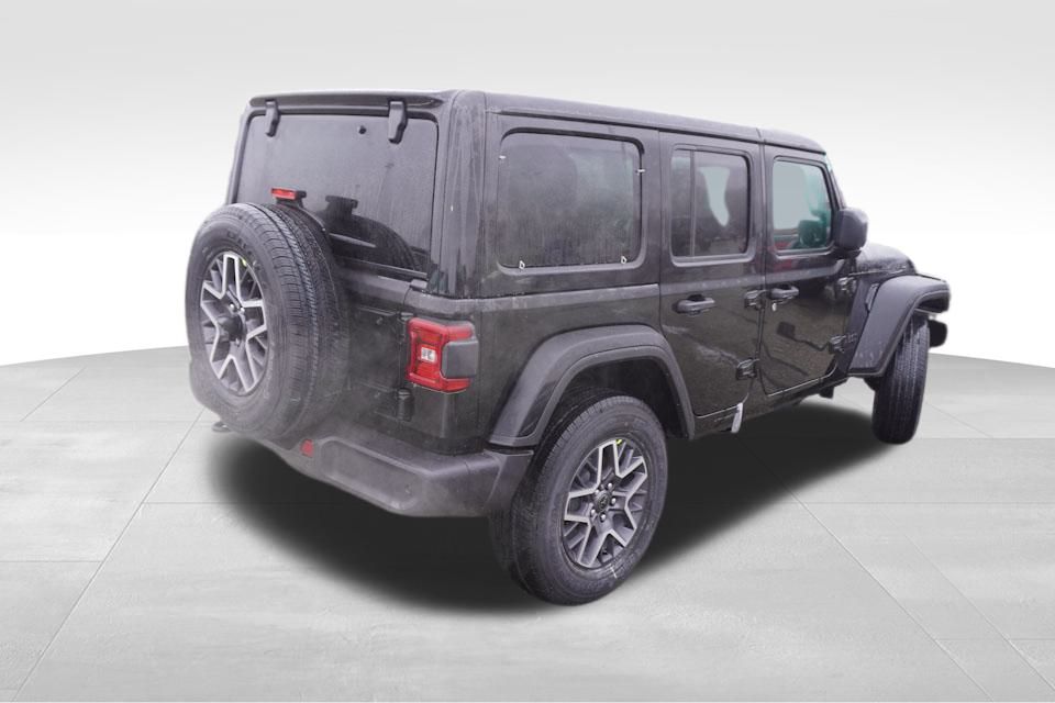 2025 Jeep Wrangler Sahara photo 3