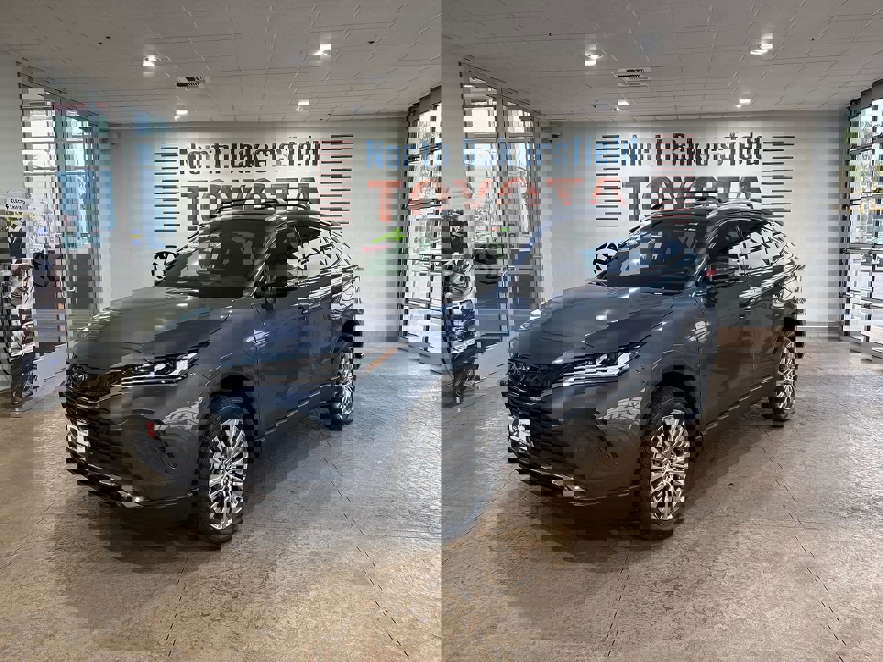 2024 Toyota Venza XLE's photo