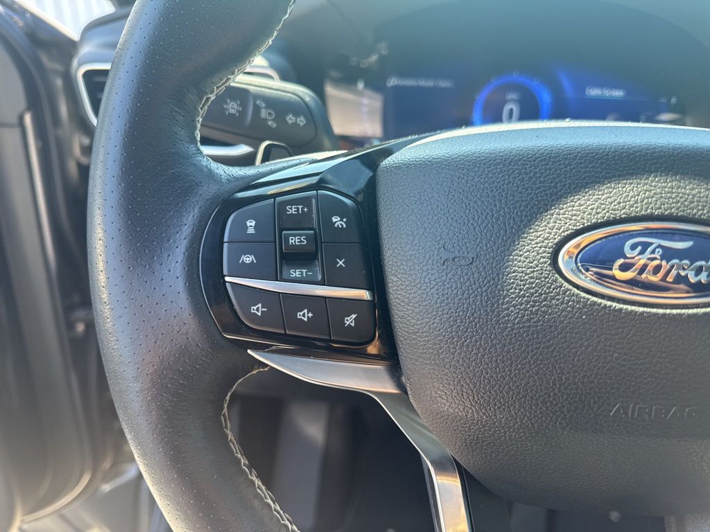 2023 Ford Explorer ST photo 11