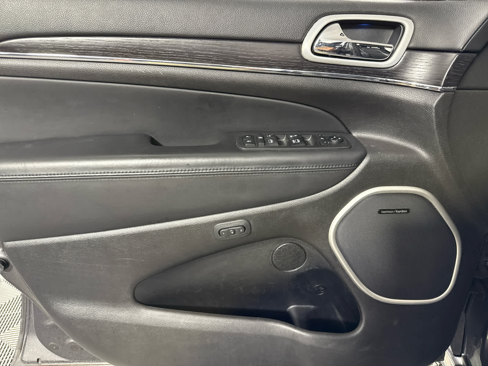 2018 Jeep Grand Cherokee Summit photo 11