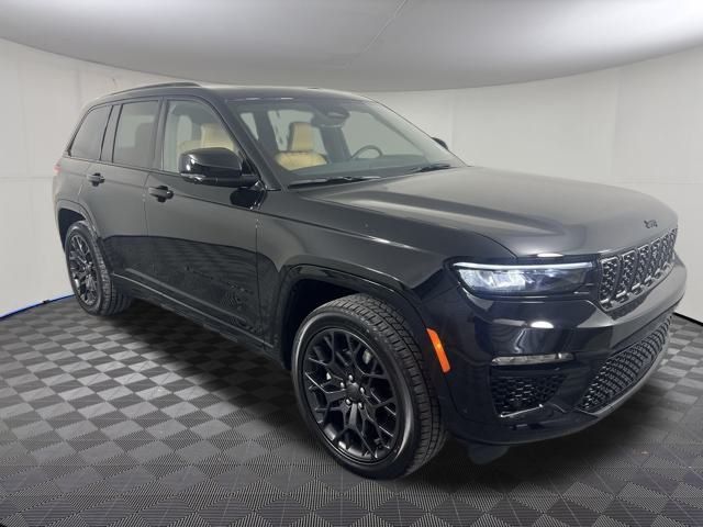 2025 Jeep Grand Cherokee Summit's photo