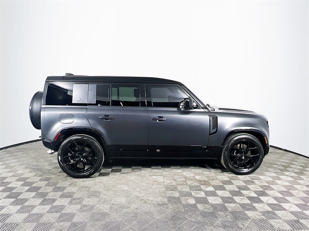 2024 Land Rover Defender 110 Carpathian Edition photo 4