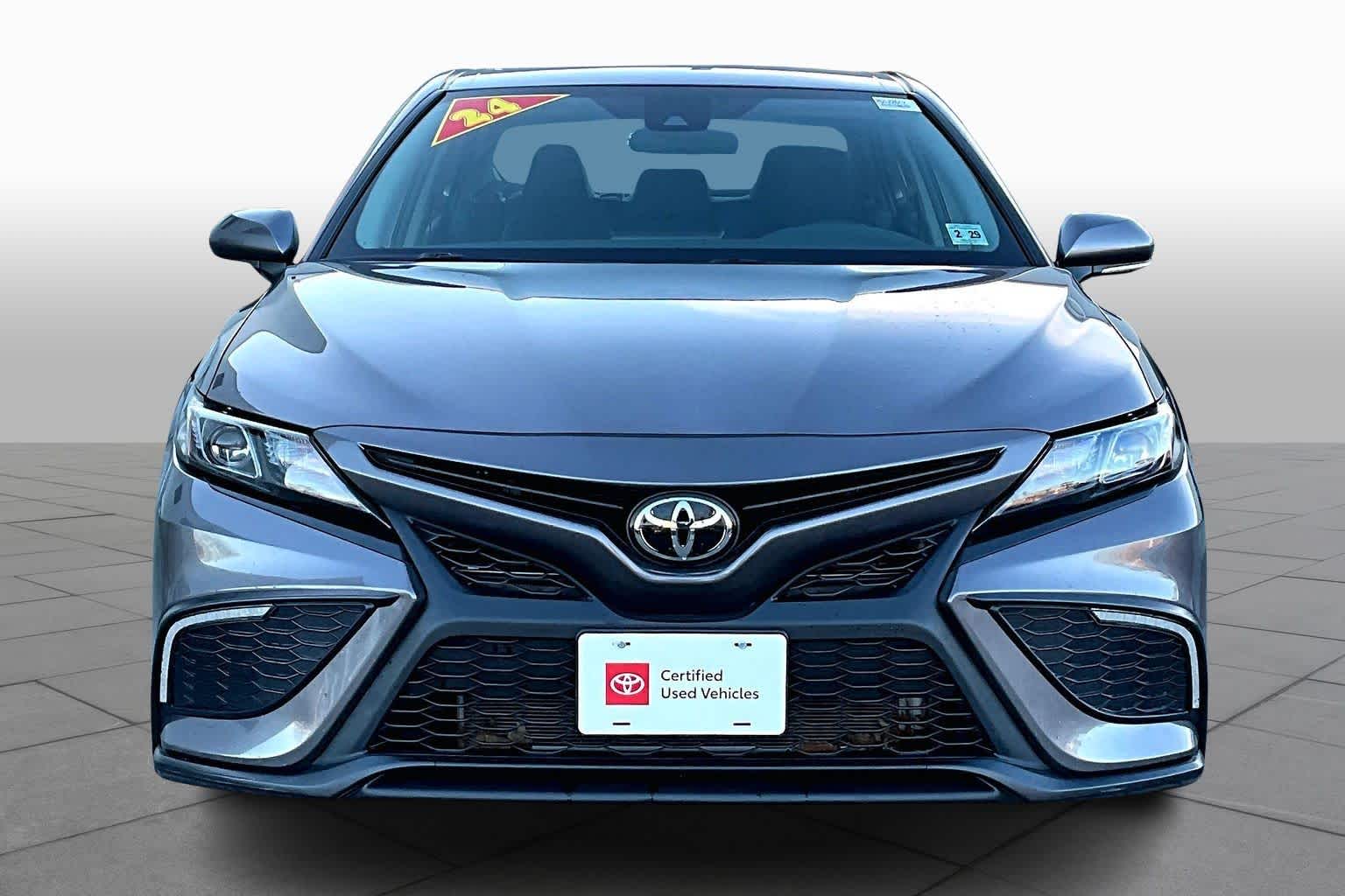 2024 Toyota Camry SE photo 3