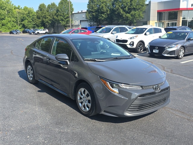 Used 2024 Toyota Corolla LE with VIN 5YFB4MDE2RP101960 for sale in Northfield, Minnesota