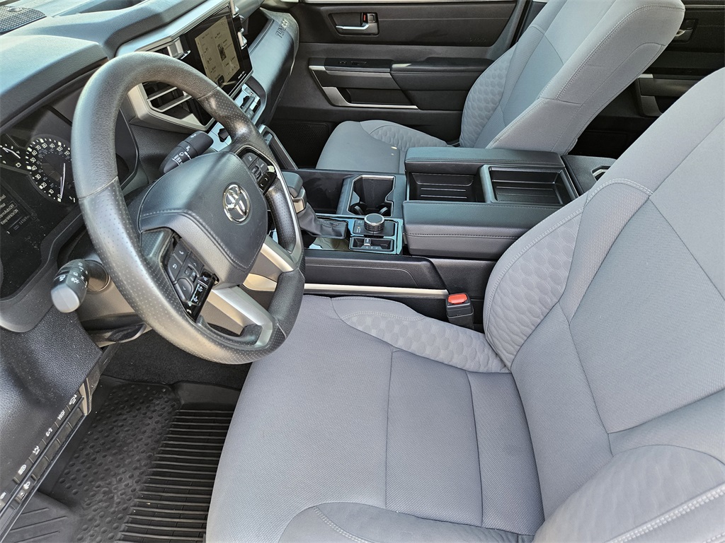 2024 Toyota Tundra SR5 CrewMax photo 4