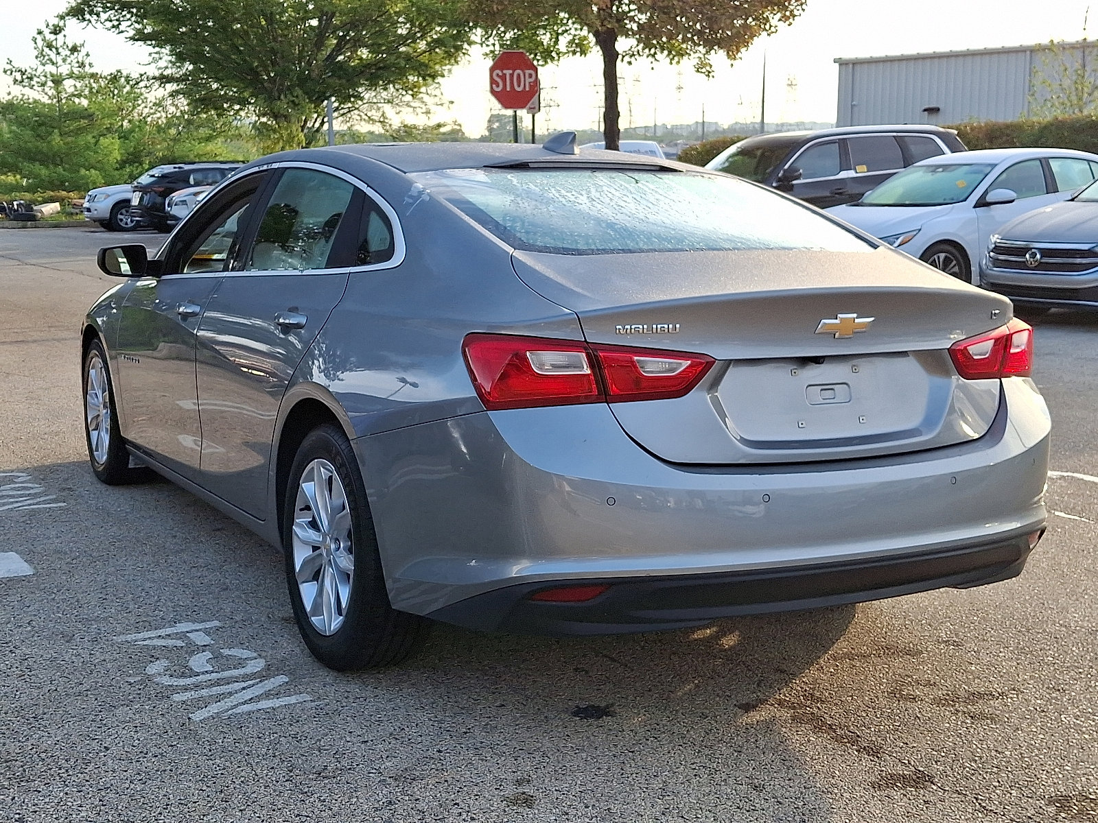 2024 Chevrolet Malibu 1LT photo 2