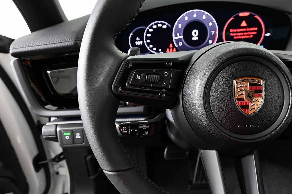 2025 Porsche Panamera 4 photo 10