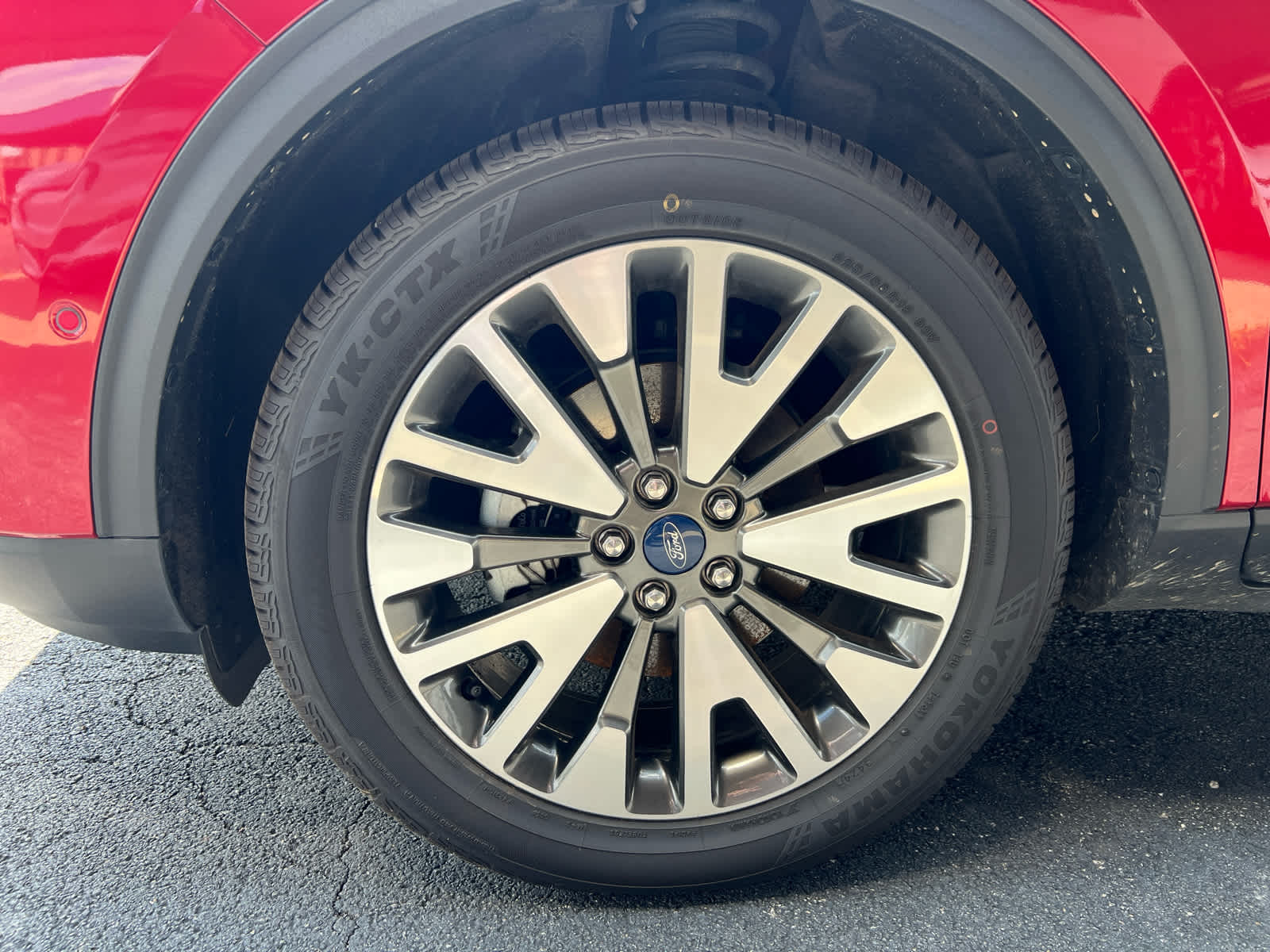 2020 Ford Escape Titanium photo 4