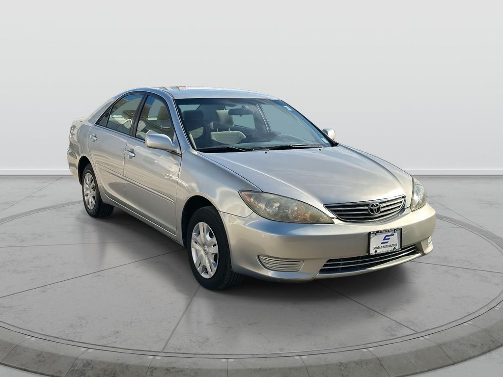2005 Toyota Camry LE