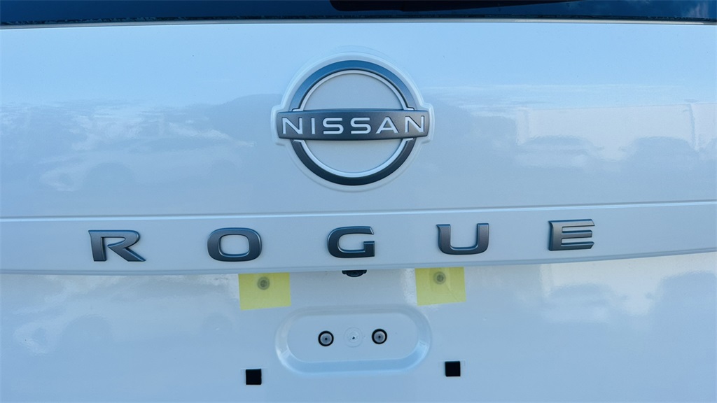 2026 Nissan Rogue SV photo 8