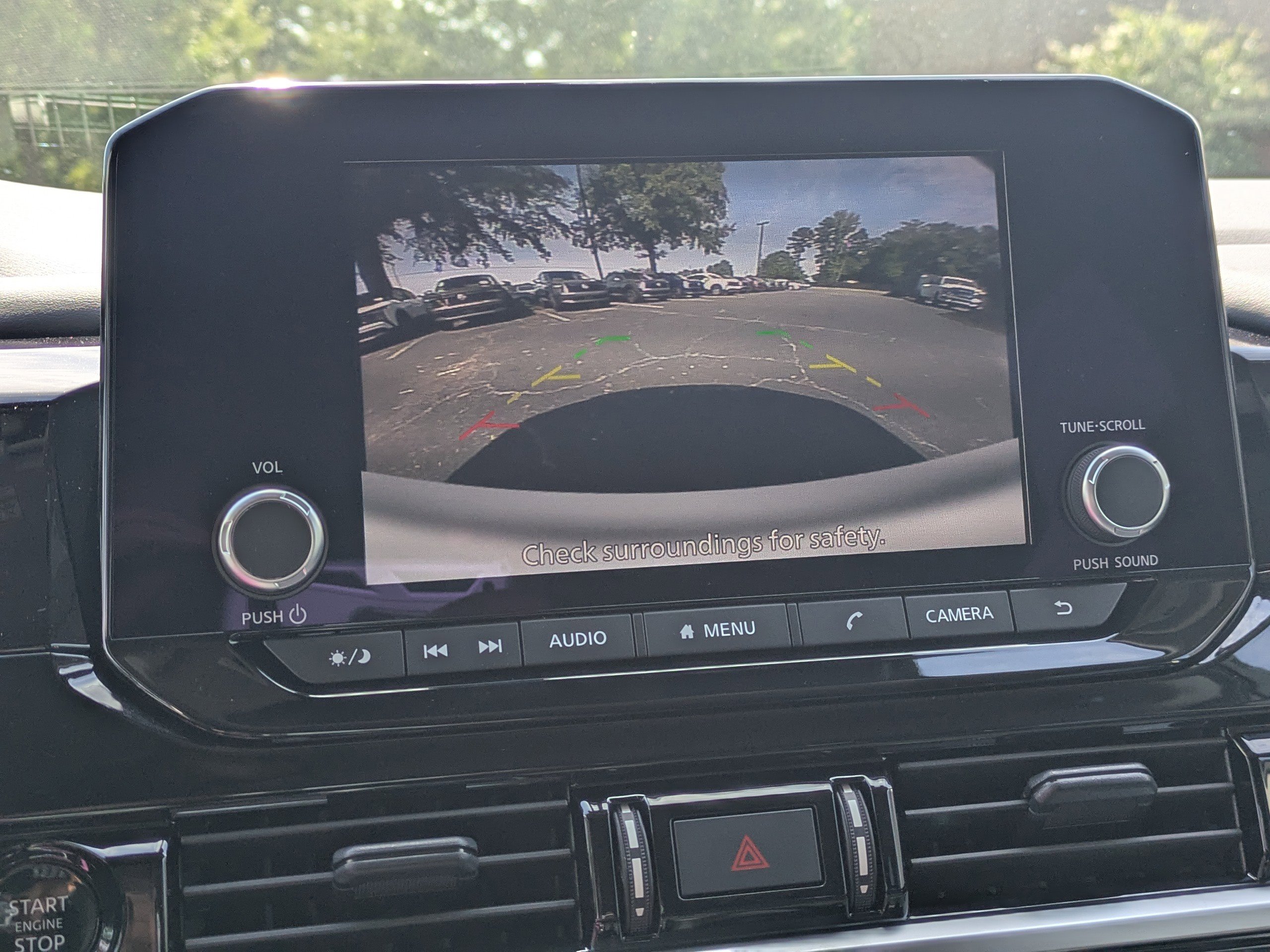 2025 Nissan Pathfinder SV photo 6
