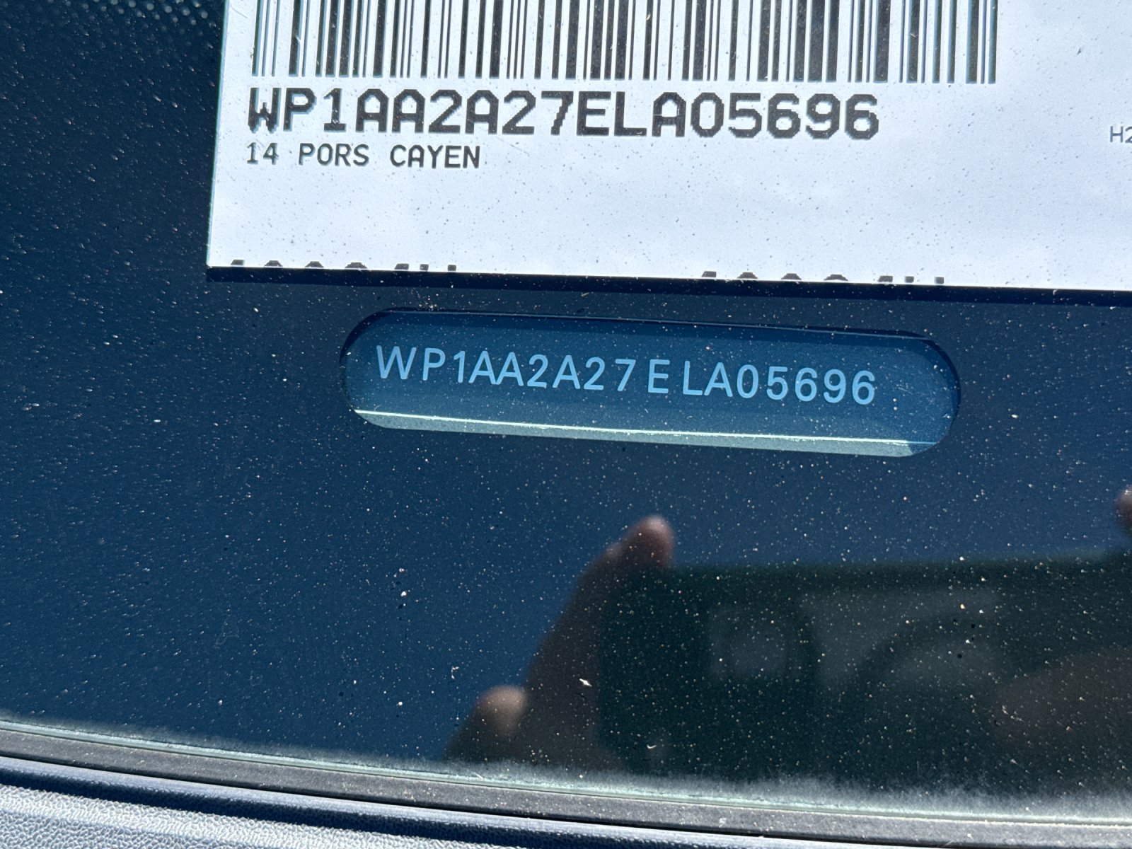 2014 Porsche Cayenne Base photo 3