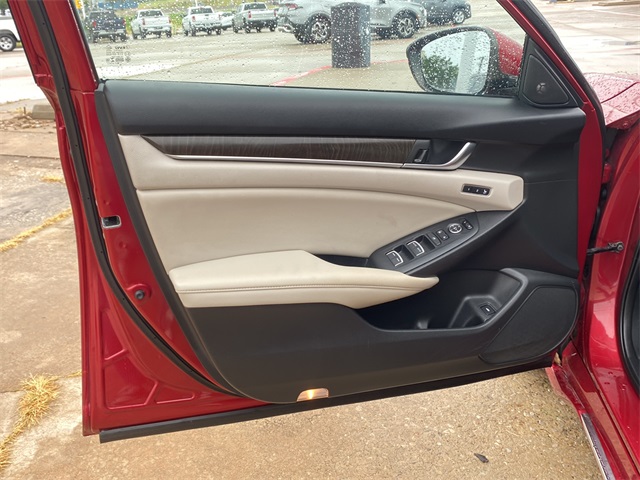 2019 Honda Accord Hybrid Touring photo 18