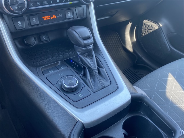 2021 Toyota RAV4 XLE photo 26