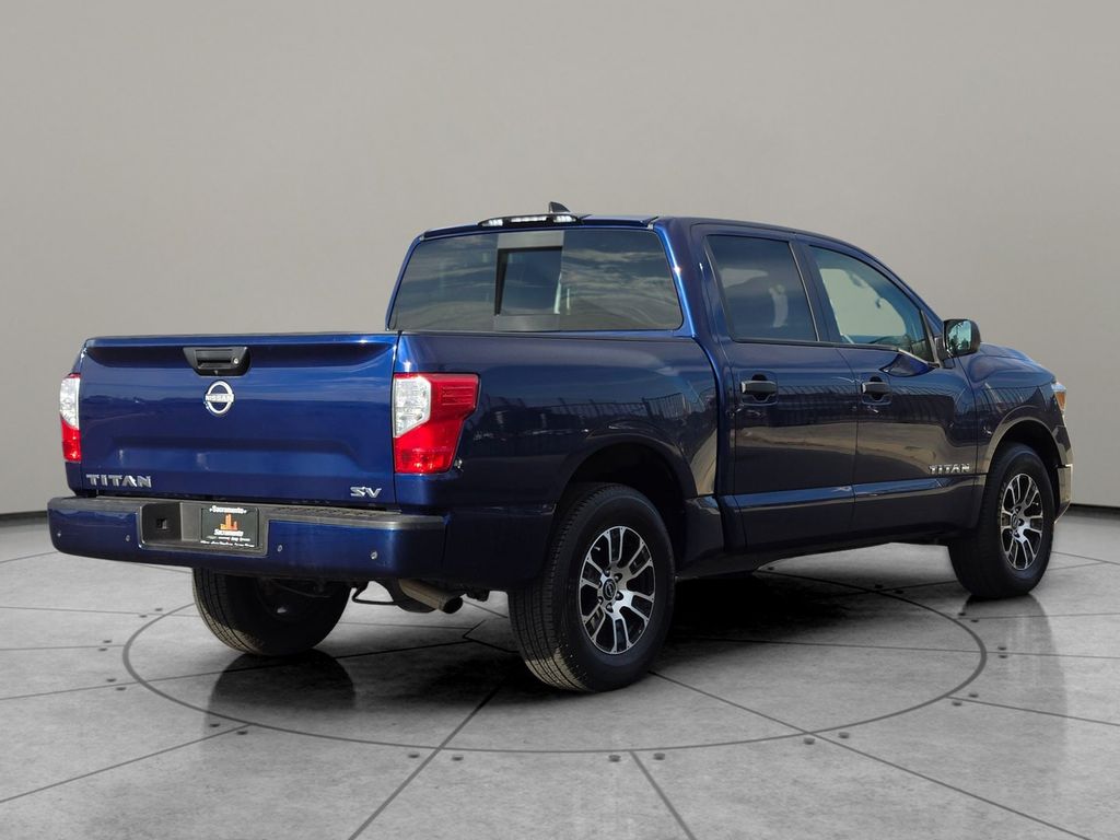 2023 Nissan Titan SV photo 4