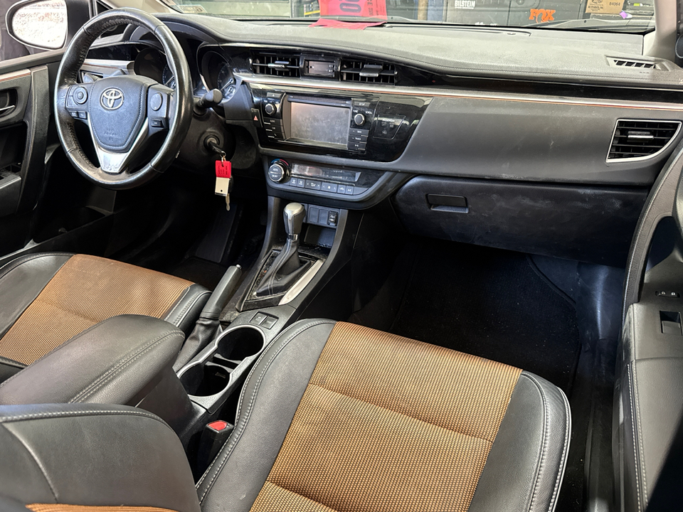 2016 Toyota Corolla L photo 6