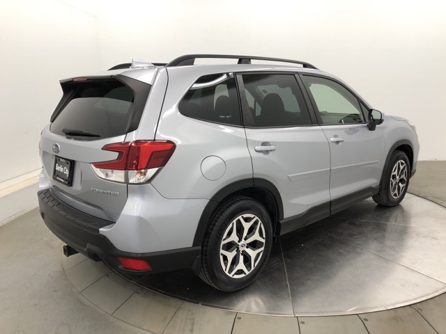 2021 Subaru Forester Premium photo 7