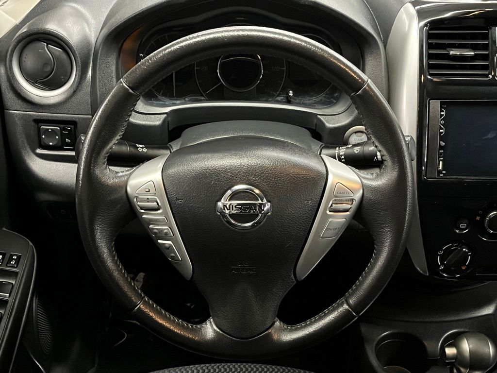 2015 Nissan Versa Note SL photo 6