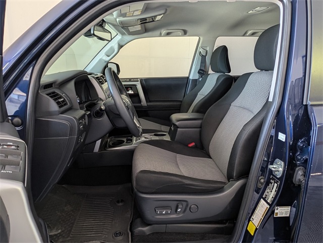 2022 Toyota 4Runner SR5 photo 6