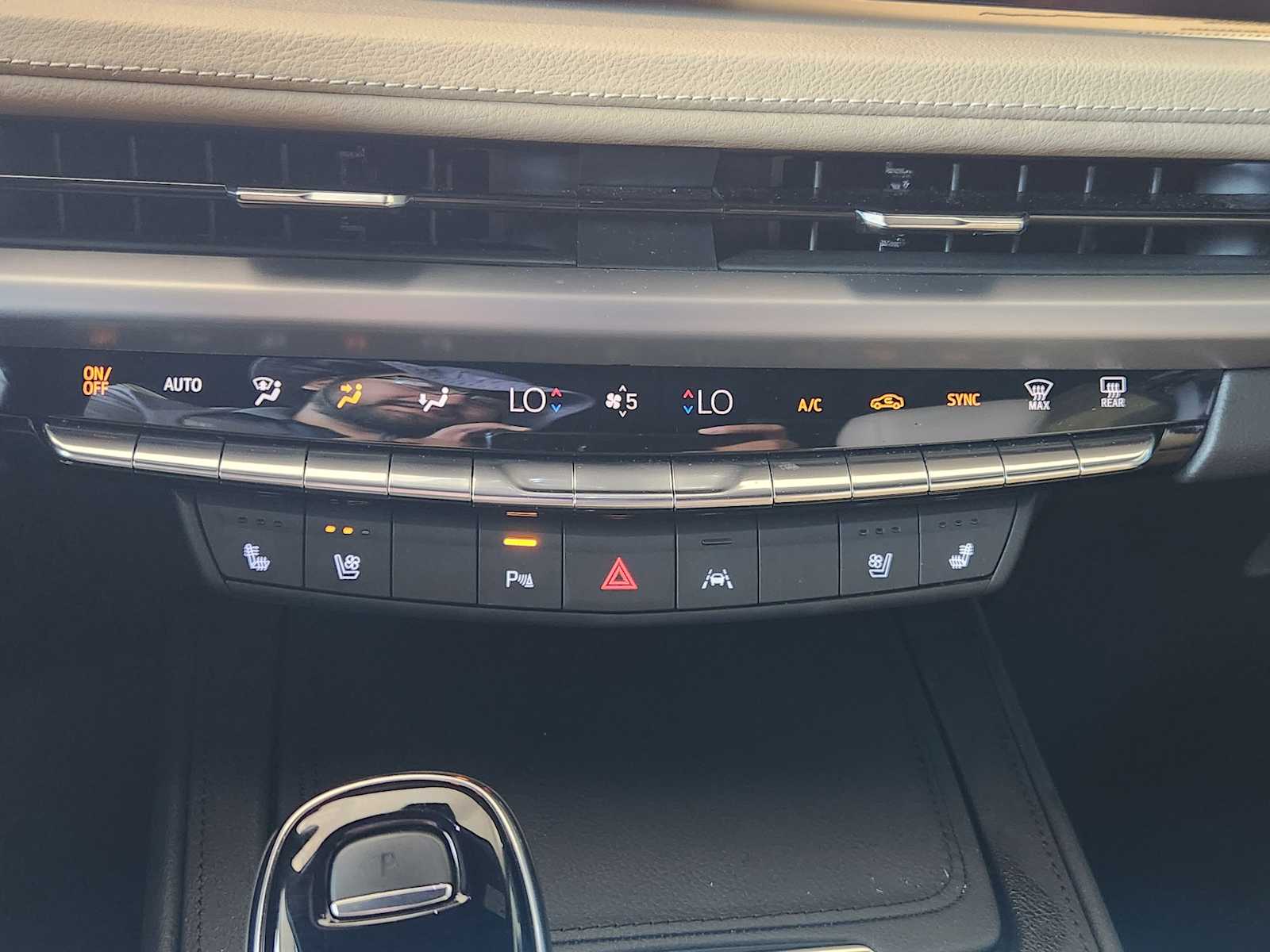 2025 Cadillac XT4 Premium Luxury photo 14