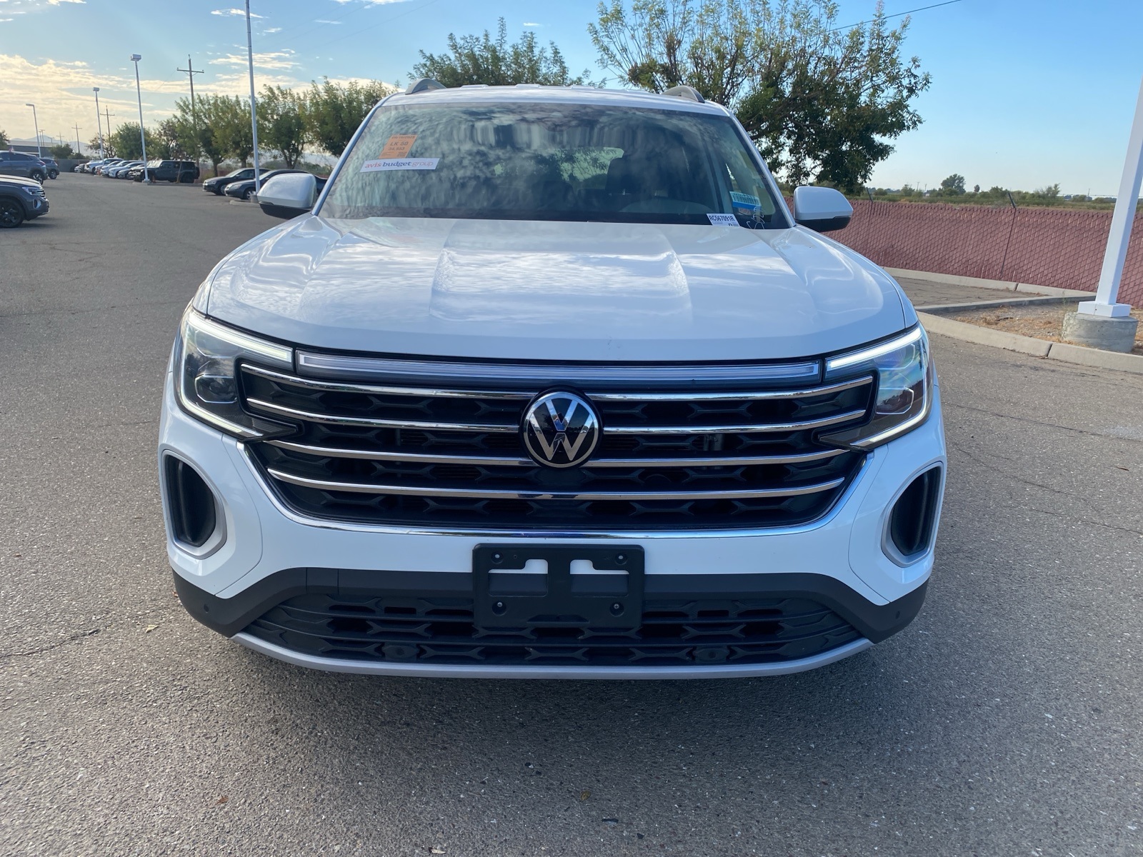 2024 Volkswagen Atlas SE Technology photo 2