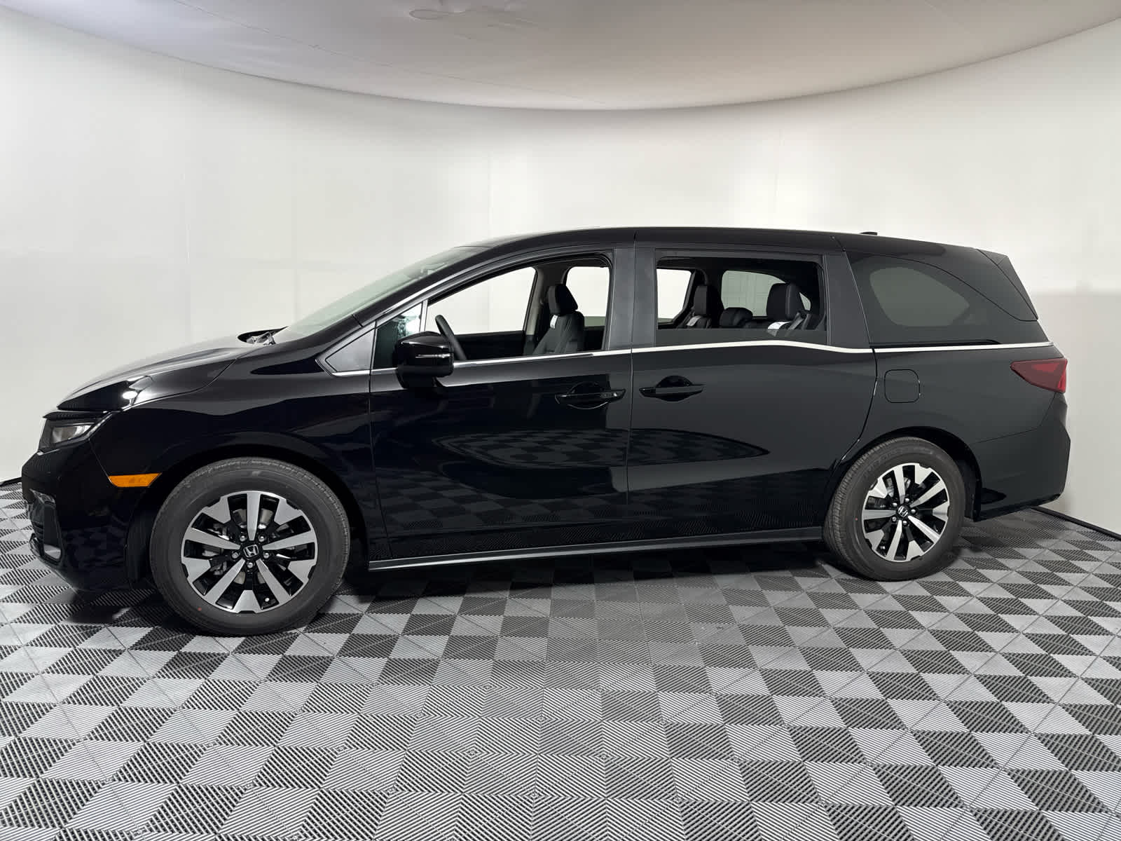 2026 Honda Odyssey EX-L photo 3