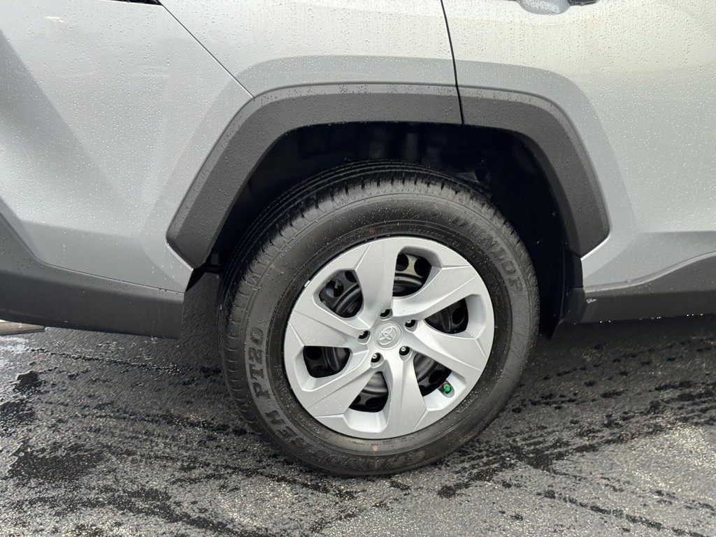 2025 Toyota RAV4 LE photo 3