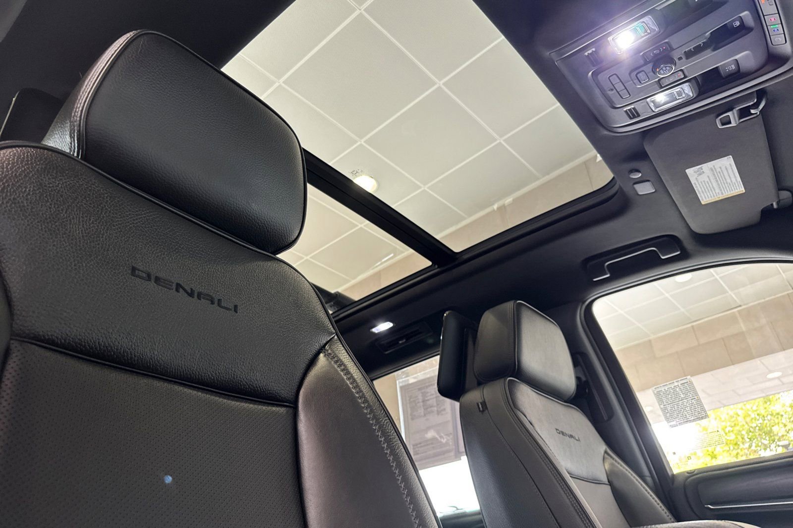 2021 Gmc Yukon Denali photo 16