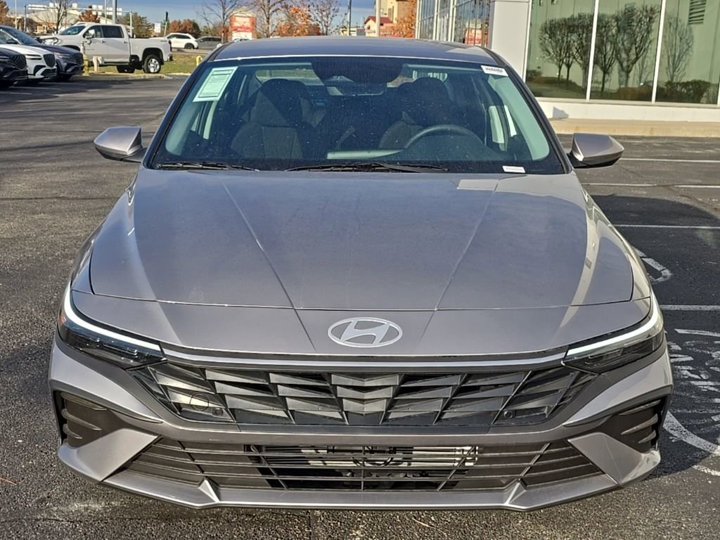 2026 Hyundai Elantra Hybrid Blue photo 3