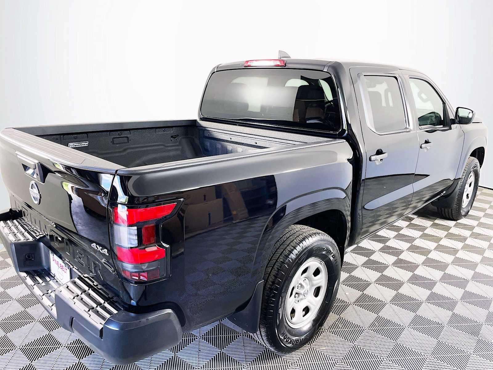2024 Nissan Frontier S photo 4