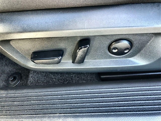 2024 Nissan Rogue SV photo 3