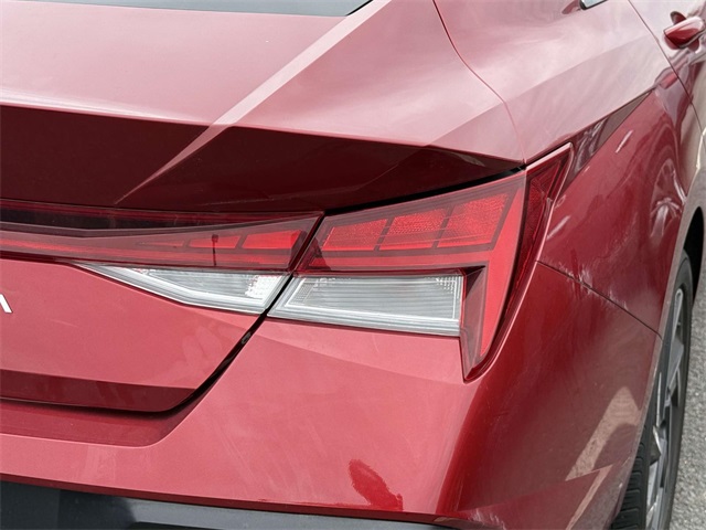 2024 Hyundai Elantra SEL Convenience photo 6
